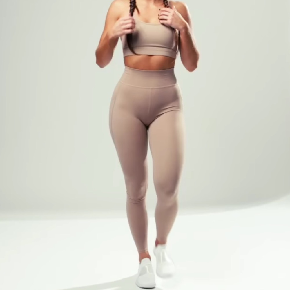 Alphalete Set - Bra and Pants Size M